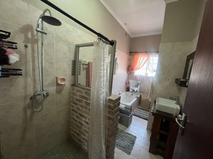 5 Bedroom Property for Sale in Die Rand Northern Cape